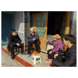 凤凰县科工信局：春节慰问暖人心 党建引领递真情