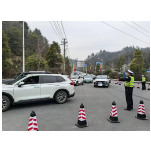 瑞蛇启新程  凤凰交警步履不停护航春节假期