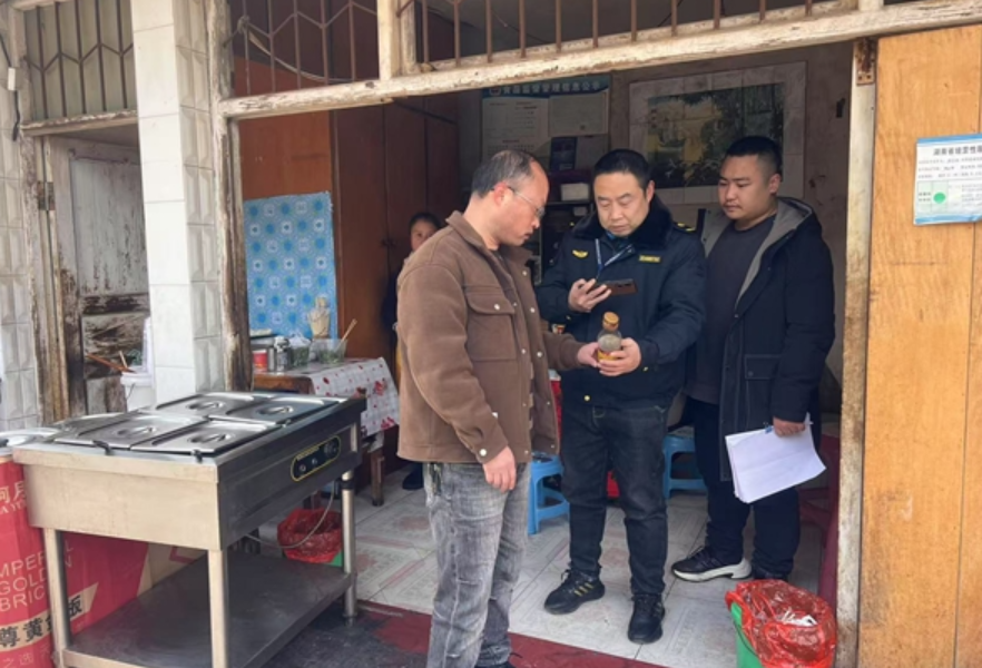 凤凰县吉信镇：加强校园周边食品安全整治 筑牢校园安全防护网
