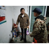 凤凰县吉信镇三潭社区：“敲门行动”零距离  做好群众“娘家人”