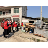 凤凰县渭阳社区开展“弘扬雷锋精神，共建美丽家园”环境整治志愿服务活动