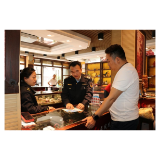多维度赋能 共筑知识产权保护生态 ——凤凰县市场监管局开展2025年知识产权宣传周活动