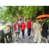 凤凰县沱江镇虹桥社区：五一志愿“我在岗”暖心服务“不打烊”