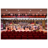 凤凰职中：举办“精技筑成果 匠心绘新篇”美发美甲毕业作品展演活动