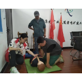 凤凰县红十字会应急救护进农村 服务群众零距离