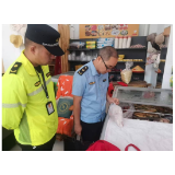 凤凰县腊尔山市场监管所开展夏季冷饮专项检查