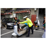 凤凰消防联合多部门开展住宅小区电动自行车停放充电暗访检查