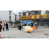 筑牢安全防线  护航国庆平安 ——凤凰县廖家桥镇新源社区开展消防应急演练活动