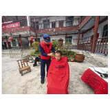 凤凰消防：学雷锋志愿服务进敬老院 情暖老人心