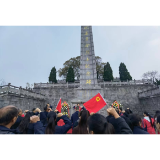 凤凰县齐良桥学区开展清明祭英烈主题祭扫活动