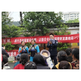 凤凰县落潮井镇：苗歌悠悠唱响国家安全 落潮井镇百名村民共签“平安约”