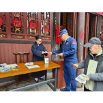 清明防火护古城 文明祭祀守平安——凤凰县消防救援局开展节前古城消防宣传