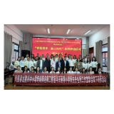 青蓝携手育桃李 薪火相传谱新篇 ——凤凰县两大名师工作室联合举办线下研修活动