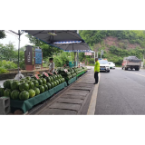 凤凰县城管执法局：为瓜果香让出一条“甜”路