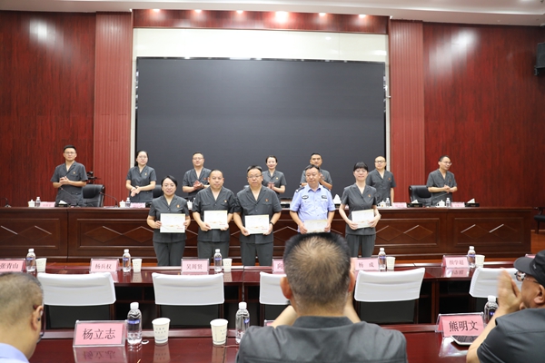 图片11.jpg 图片11.jpg