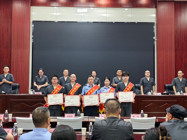 图片10.jpg 图片10.jpg