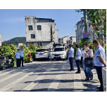 凤凰县千工坪镇警法联动开展报名日交通整治专项行动