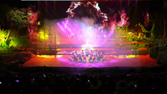 凤凰样子文化村：跨年盛宴大狂欢 游客喜过文化年