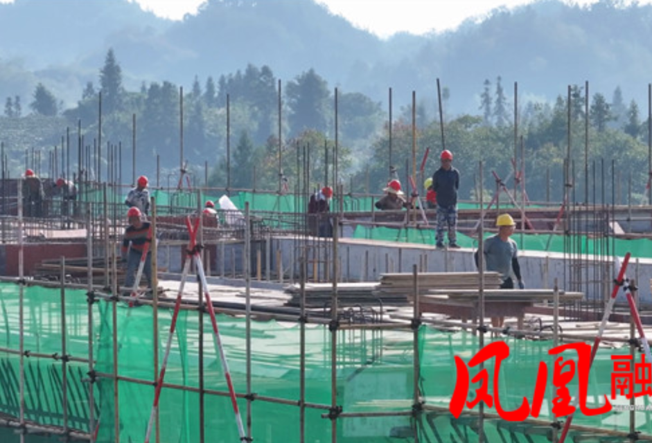 凤凰县华鑫高级中学建设项目火热推进