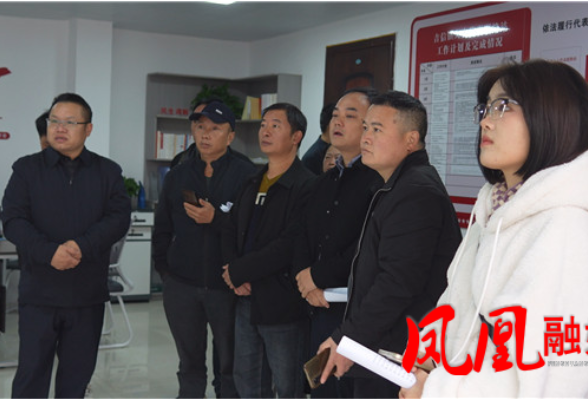 州人大代表凤凰团第三小组调研基层联络站探索履职新路径