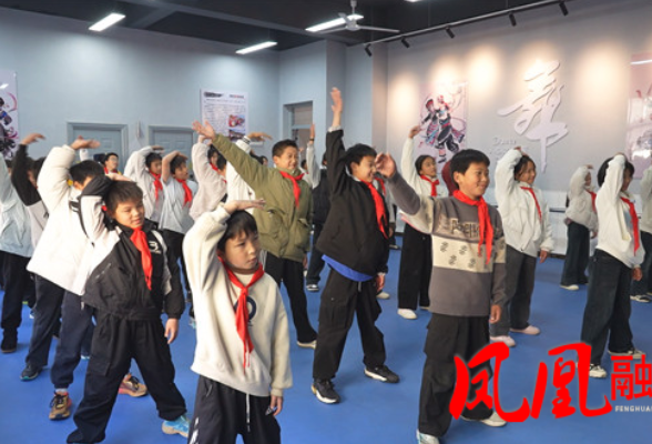 凤凰县箭道坪第三小学与腊尔山小学成功开展联谊交流活动