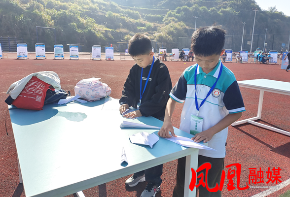 凤凰县箭道坪二小:科技之光点亮童心,创新之翼翱翔未来