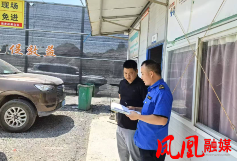 凤凰县城管执法局：护航“三考”环境，让逐梦安全启航