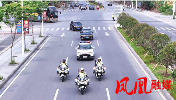 高考首日 凤凰县多部门同心织密“护航网”