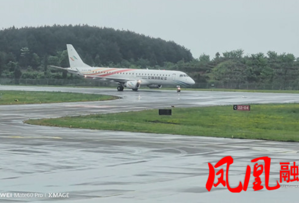 夏季游凤凰|铜仁凤凰机场暑运航线升级预计旅客吞吐量达16万人次