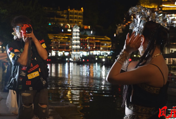 夏季游凤凰|凤凰旅拍：用一段美好记忆塑造出劳务品牌“金名片”