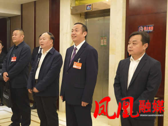 樊忠清看望慰问政协凤凰县第十一届委员会委员