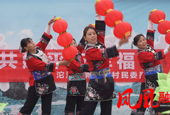 凤凰县青瓦村开展“三八”妇女节活动 文体活动聚人心 乡村振兴添活力