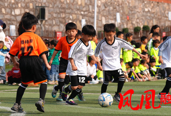 凤凰县箭道坪第一小学举办第八届“校园杯”足球赛