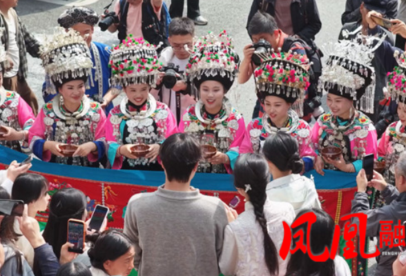 金牌导游进课堂·师徒结对学真功——湘西职院携手金牌导游共育文旅新力量