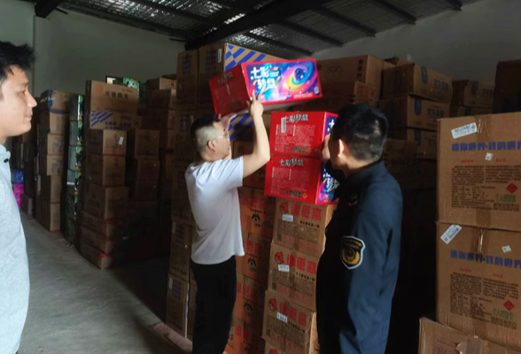 凤凰县市监局全力推进“三品一特”安全专项整治