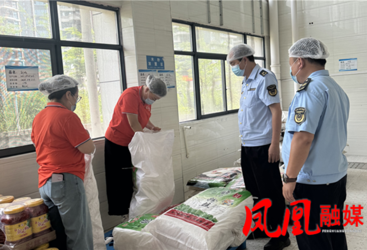凤凰县城郊市监所开展考前校园及周边食品安全专项检查