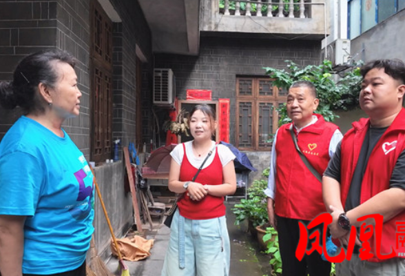 岁月峥嵘 一心向党|凤凰县虹桥社区:党建赋能微治理 银发守护古城烟火气