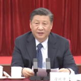 习近平:广大妇女以巾帼不让须眉的豪情和努力 起到了“半边天”的重要作用