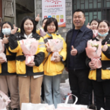 致敬“她”力量！凤凰县总工会“三八”节情暖基层女性劳动者