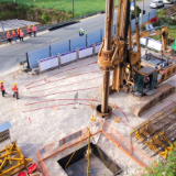 铜吉铁路（湖南段）跨X052大桥桩基开工 智能配送中心建成投用