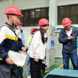 凤凰青少年实地探寻长潭岗水电站科技奥秘