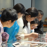 夏季游凤凰|凤凰古城：暑期旅游高峰将至  非遗产品迎来消费热