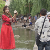 夏季游凤凰|雨后放晴 游客尽享凤凰古城美景