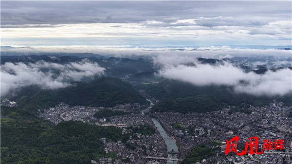 凤凰古城云海[00_00_16][20250820-113456].jpg