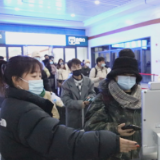 凤凰融媒丨凤凰古城高铁站:全力把好疫情防控“出入关”