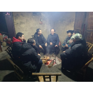 麻喜成深入凤凰县禾库镇走访慰问老党员和困难群众