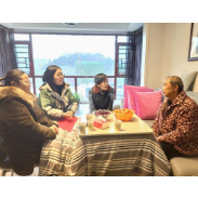 凤凰法院:走访慰问老干部   真情祝福迎新春