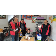 凤凰禾库安置区开展节前走访送温暖活动