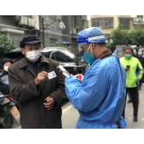 凤凰县政府办：“志愿蓝”与“天使白”携手，为市民绘就健康暖色