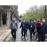 凤凰城管：加强疫情社会面管控   对古城沿河两岸“垂钓”行为进行整治